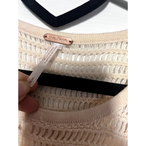 Free People‎ Babes Only Open Weave Knit Ruffle Tee Top Size Small - Picture 4 of 8